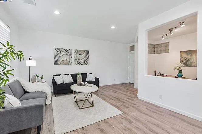 455 Navaro Way #201 — Photo 2