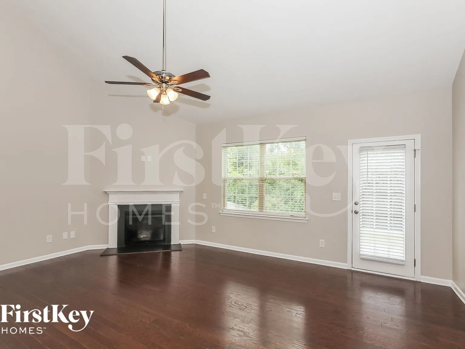 3 bed, 2.5 bath, 2424 sqft, $2,710 — Photo 3