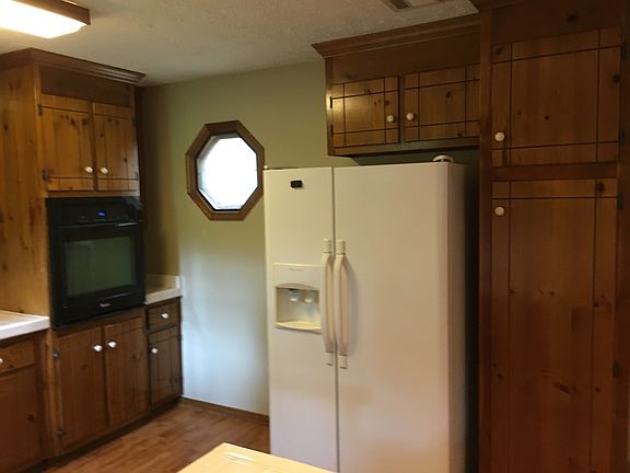 3rd image of 8406 Morelock Ct