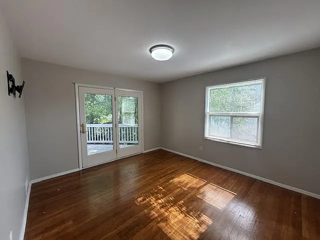328 W Edmonston Dr — Photo 10