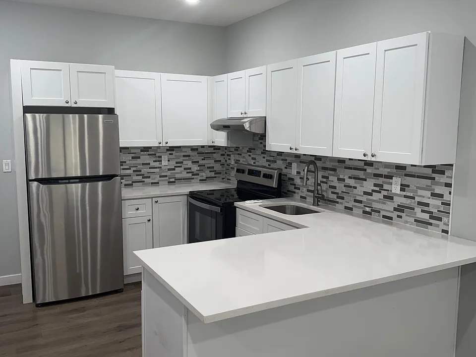 168 Rosa Parks Blvd #4