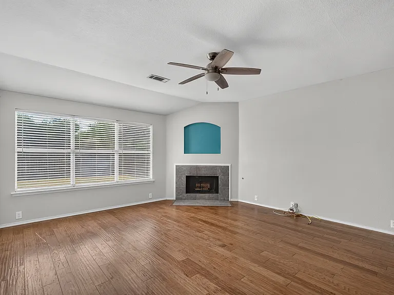 1325 Periwinkle Dr — Photo 8