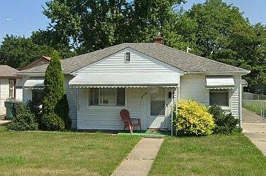 1st image of 24324 Dartmouth St