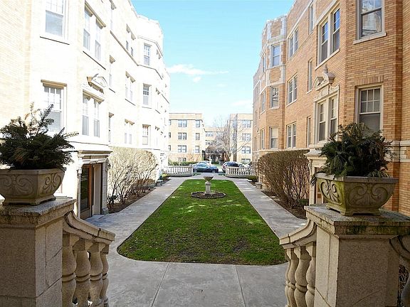 3rd image of 243 Washington Blvd APT 3B