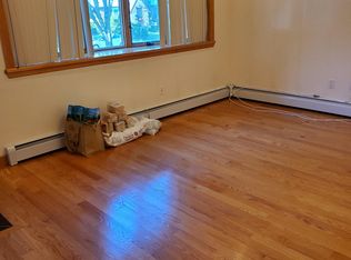 14214 Booth Memorial Ave, Flushing, NY 11355