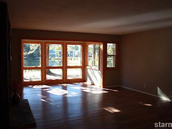 4th image of 2224 Venice Dr