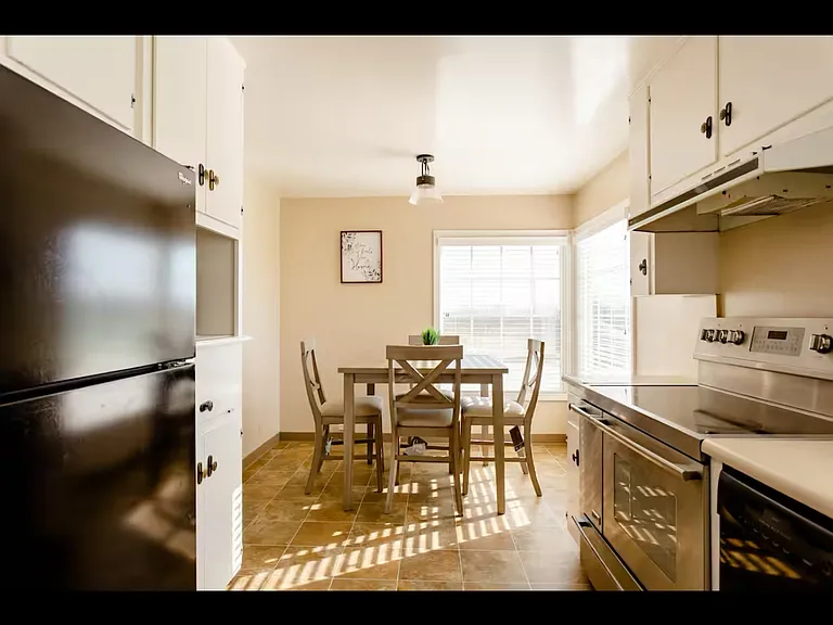 12256 Sante Fe Ave — Photo 6
