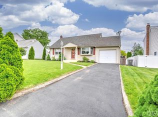 15 Pine Tree Dr, Colonia, NJ 07067