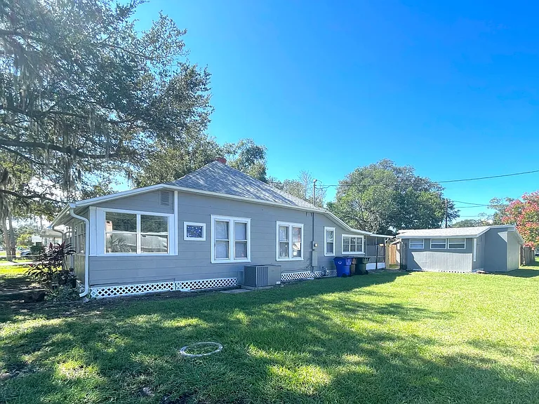 802 Missouri Ave — Photo 2