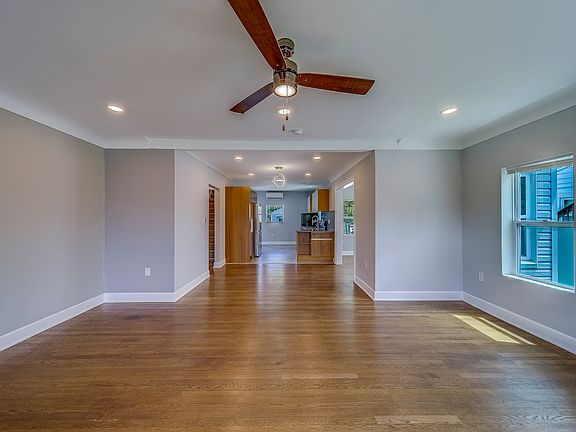 3rd image of 2609 Dartmouth Ave N