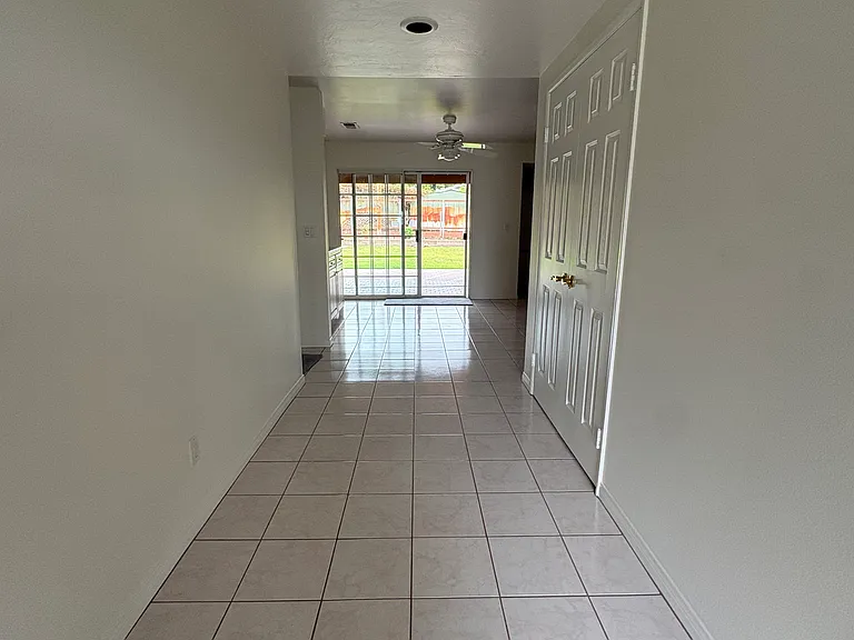 316 Cambridge Dr — Photo 5
