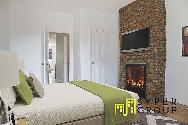 1st image of 106 Moore St #3