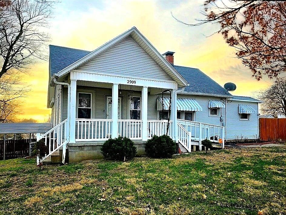 1st image of 2909 S Leonard Rd