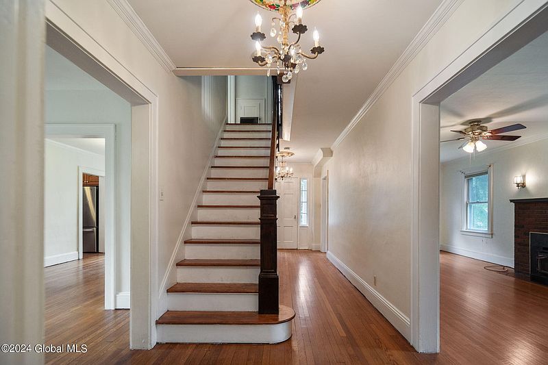3rd image of 219 Menands Road