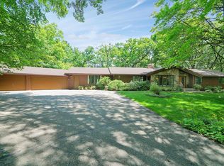 21 S Deep Lake Rd, North Oaks, MN 55127