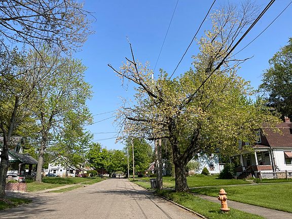 4th image of 199 Clarencedale Ave