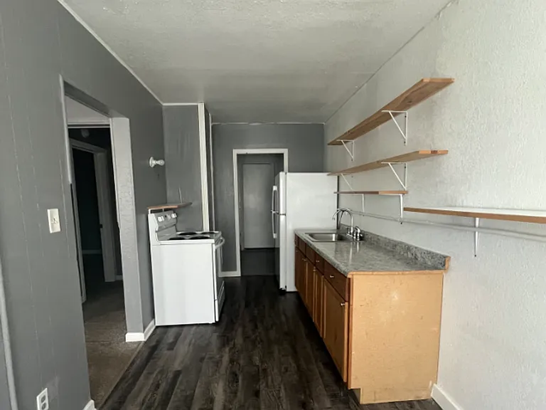 950 N Glendale St — Photo 5