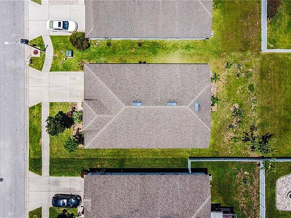 3rd image of 30417 Annadale Dr