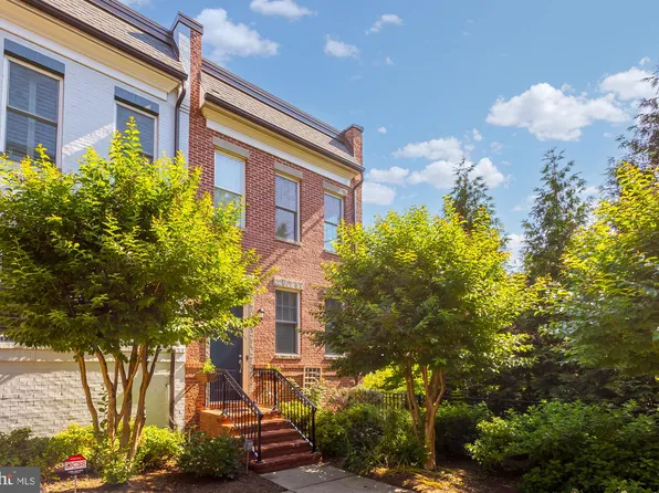 3071 Chancellors Way NE, Washington, DC 20017