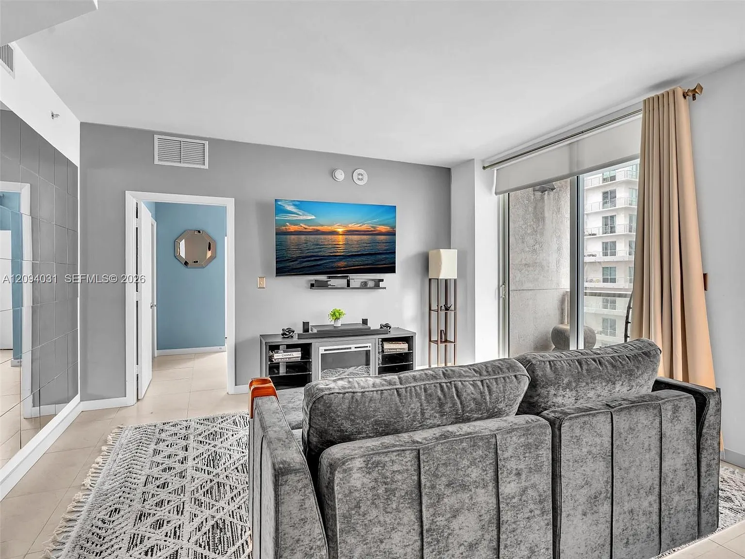 Vizcayne South Condo — Photo 4