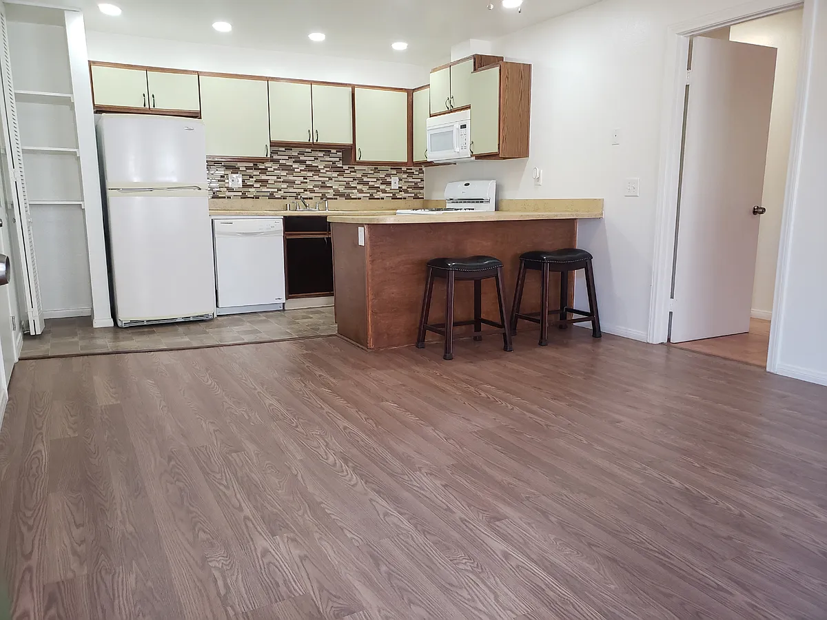 2 bed, $2,095 — Photo 2