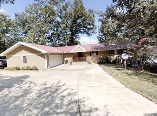 1462 River View Dr, Iuka, MS 38852
