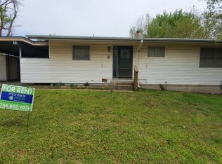 1916 SW 70th Ter, Topeka, KS 66619