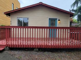 810 23rd Ave, Seattle, WA 98122