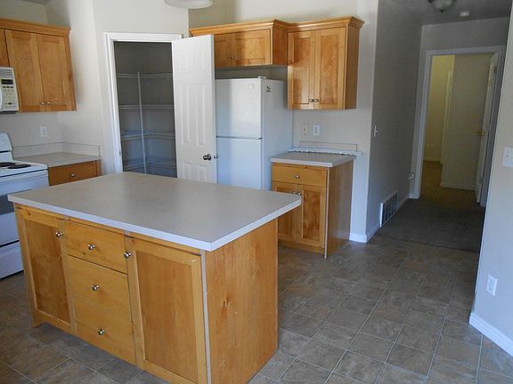 5th image of 4206 N Pilgrims Cir