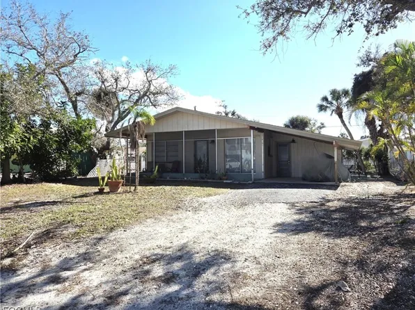 190 Jefferson St, Fort Myers Beach, FL 33931