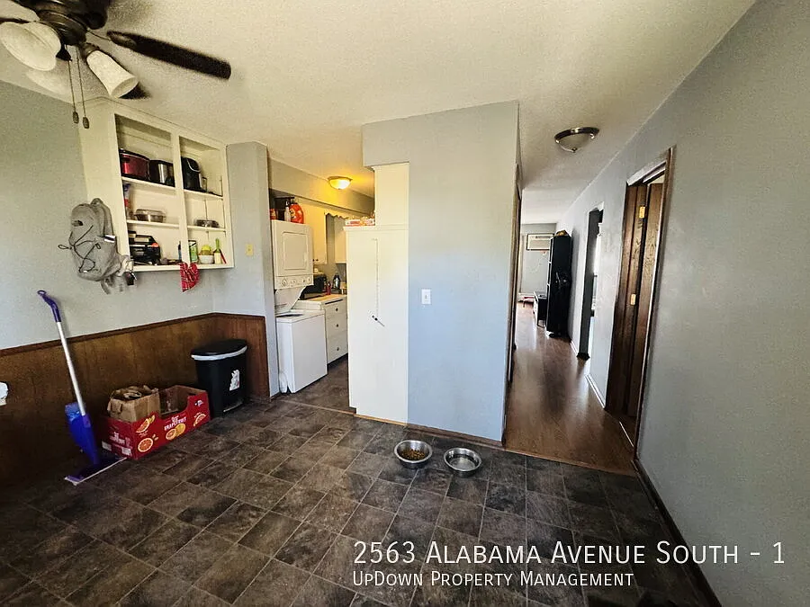 Charming 2-Bed Townhouse in St. Louis Park - Your Cozy Home Awaits! — Photo 2