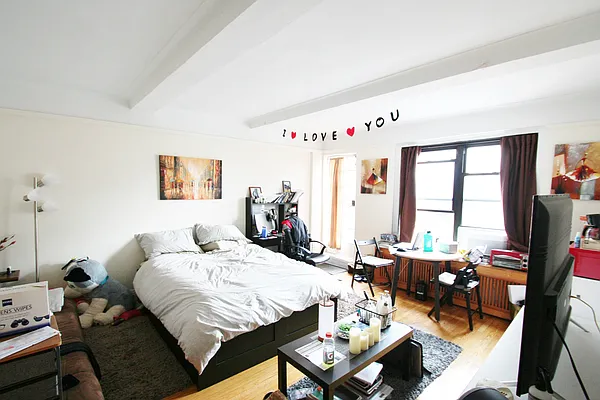 Rented by Green Home NY Realty LLC | media 2