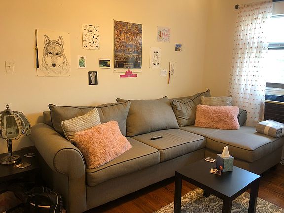 Spacious yet coz you living too room that firs large couch!