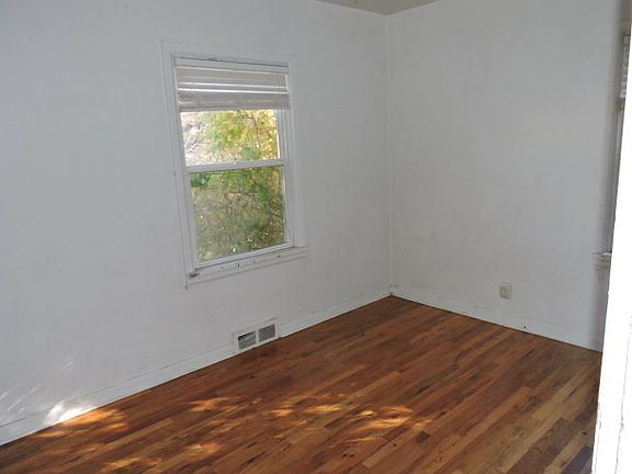 3rd image of 1155 Bannock Ave
