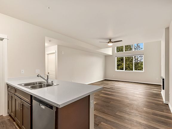 3rd image of 31210 NE 40th St #306