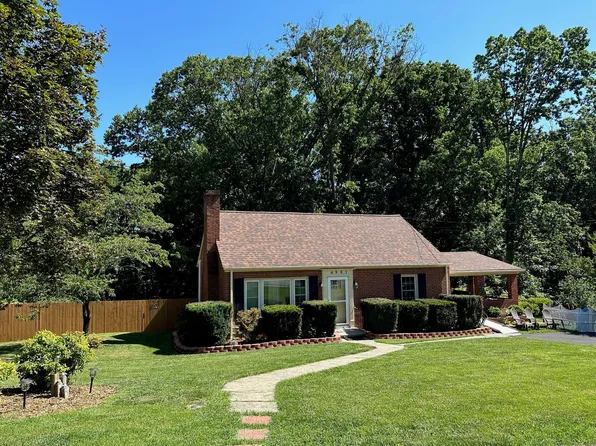 4901 Morwanda St NW, Roanoke, VA 24017