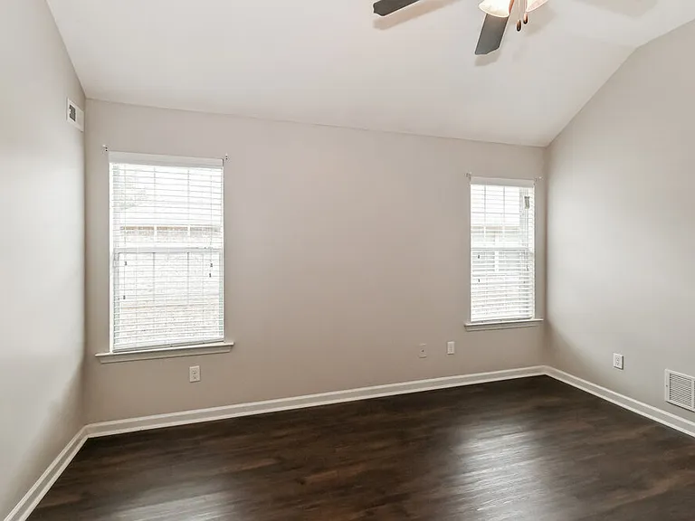 7852 Ridgedale Dr — Photo 9