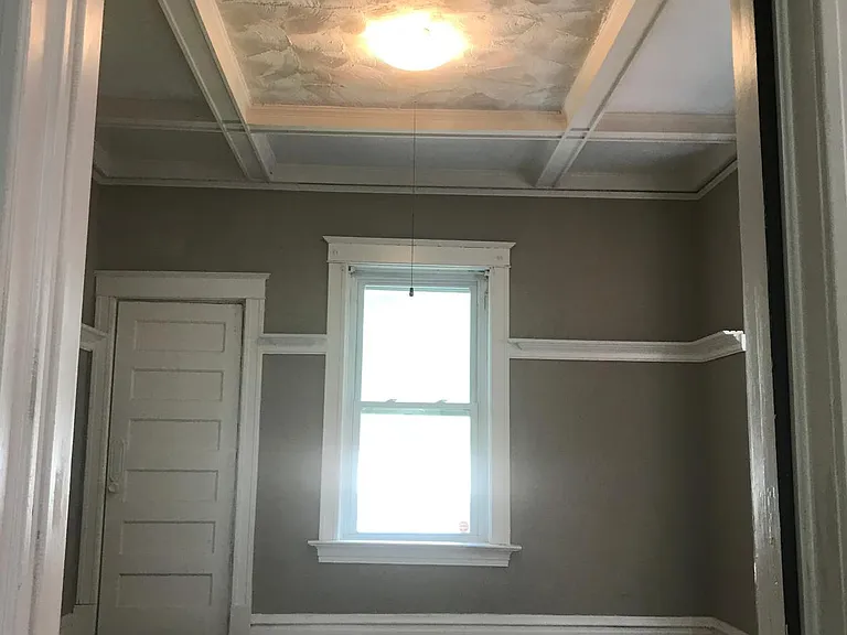 6521 Crest Ave — Photo 5