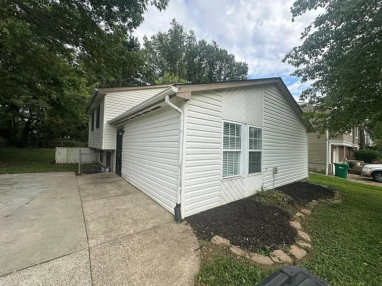 5113 Baywood Dr — Photo 1