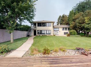 2912 Heather Ridge Rd, Milford, IA 51351