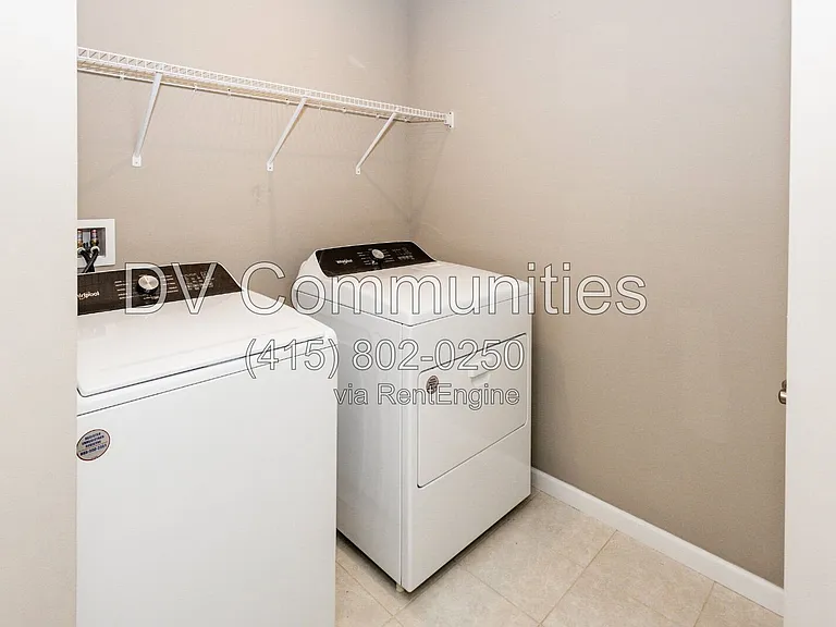 7226 Hillsview Dr — Photo 23