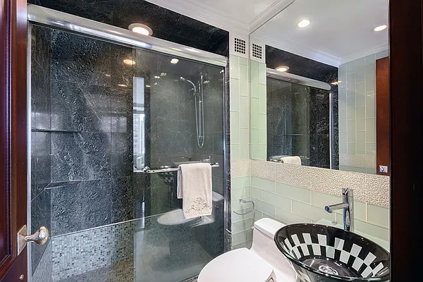 Sold by Nest Seekers International | media 18