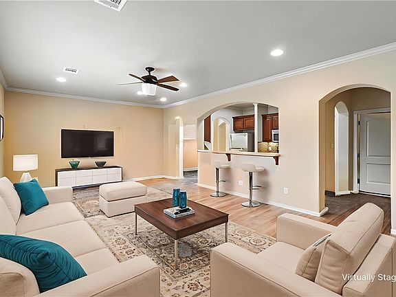 4th image of 2200 Crescent Pointe Pkwy