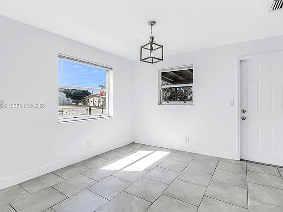 5th image of 1296 W 36th St