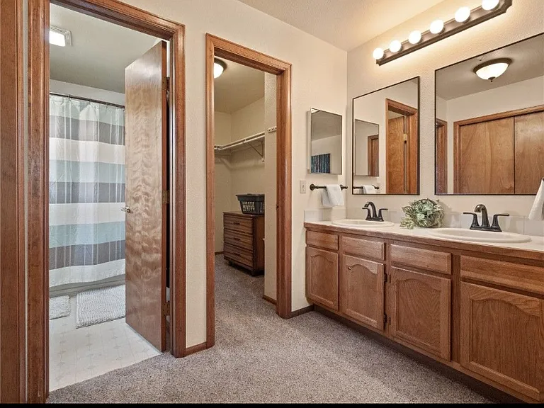 256 Lake View Cir E — Photo 10