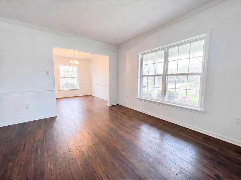 3103 Rainier Dr — Photo 2