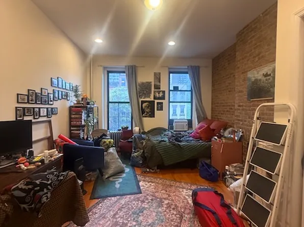 1664 1st Avenue image 1 of 9