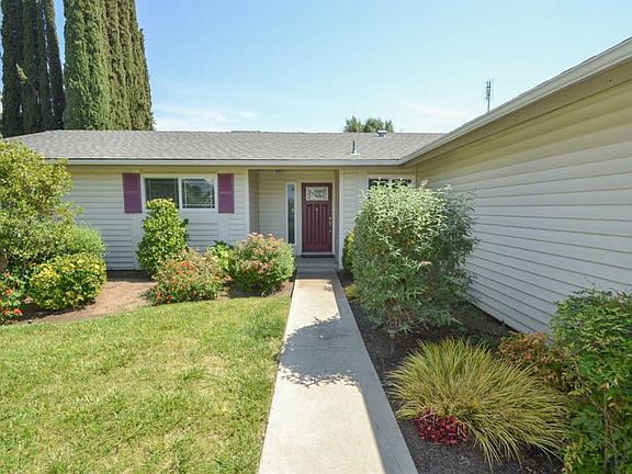 4th image of 1572 Robinwood Ave