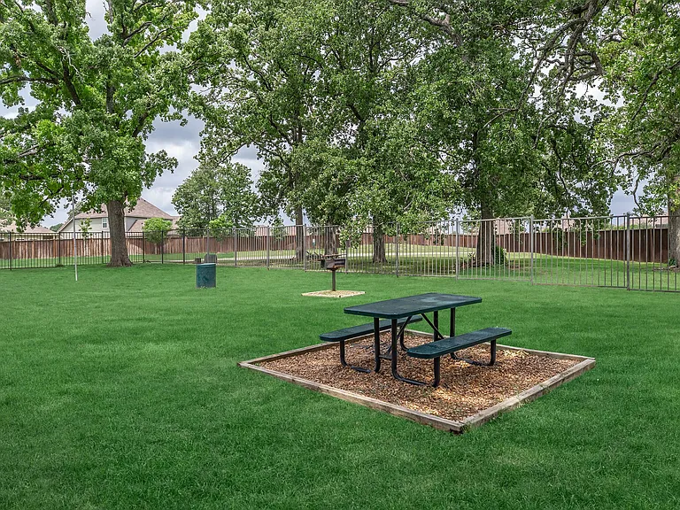 Town Creek Village Apartments — Photo 24