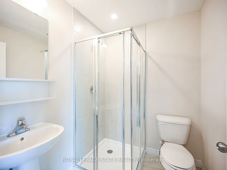 2750 King St E #512 — Photo 31